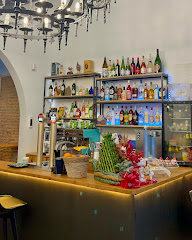 8.15 Restaurant Bar