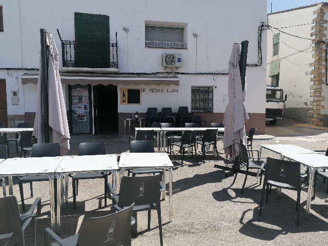 Bar media luna