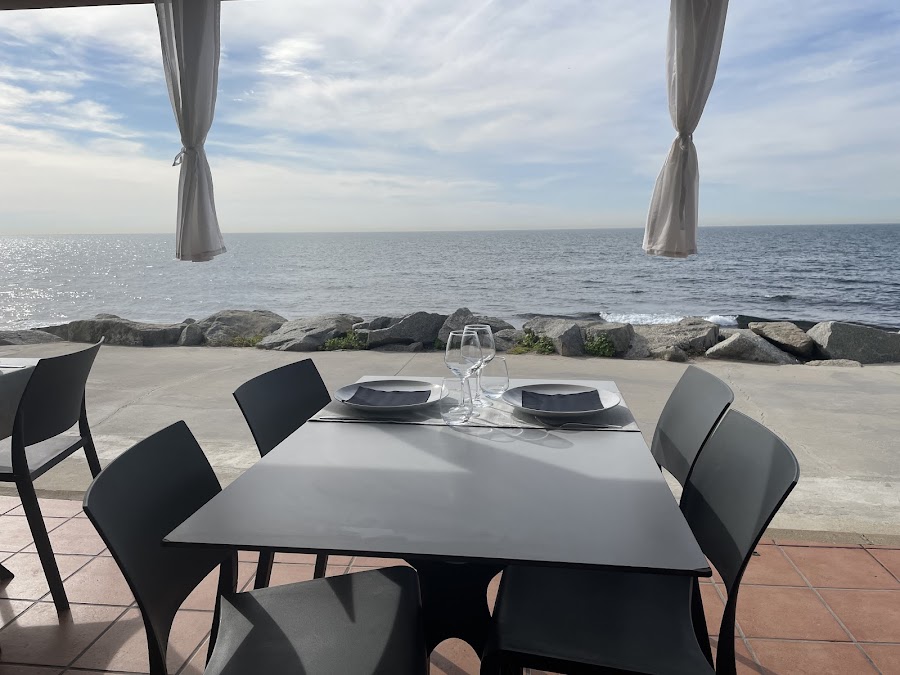 Pins Mar Restaurant